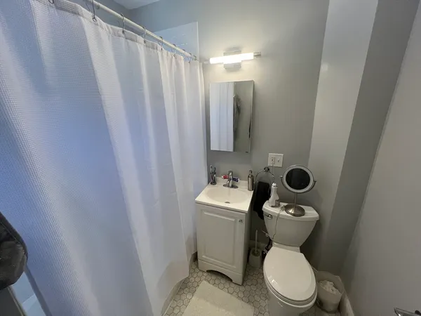 $5,175 | 337 Highland Avenue, Unit 2, Somerville, MA 02144