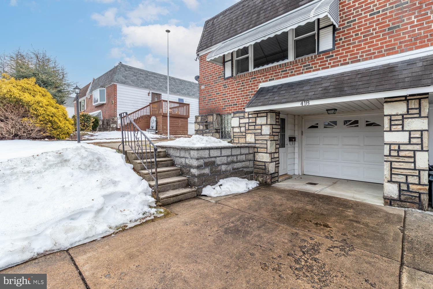 418 Densmore Road Philadelphia, PA 19116 - Photo 4 of 25 a backyard of a house