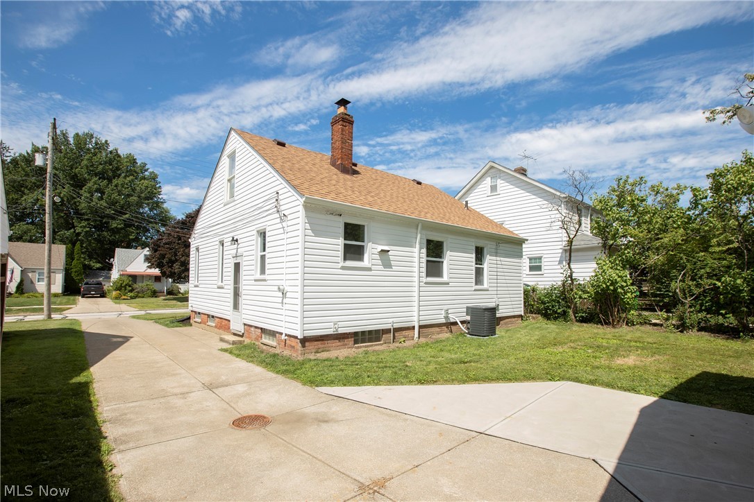 1413 Mayfield Ridge Road Cleveland, OH 44124 - Photo 29 of 35
