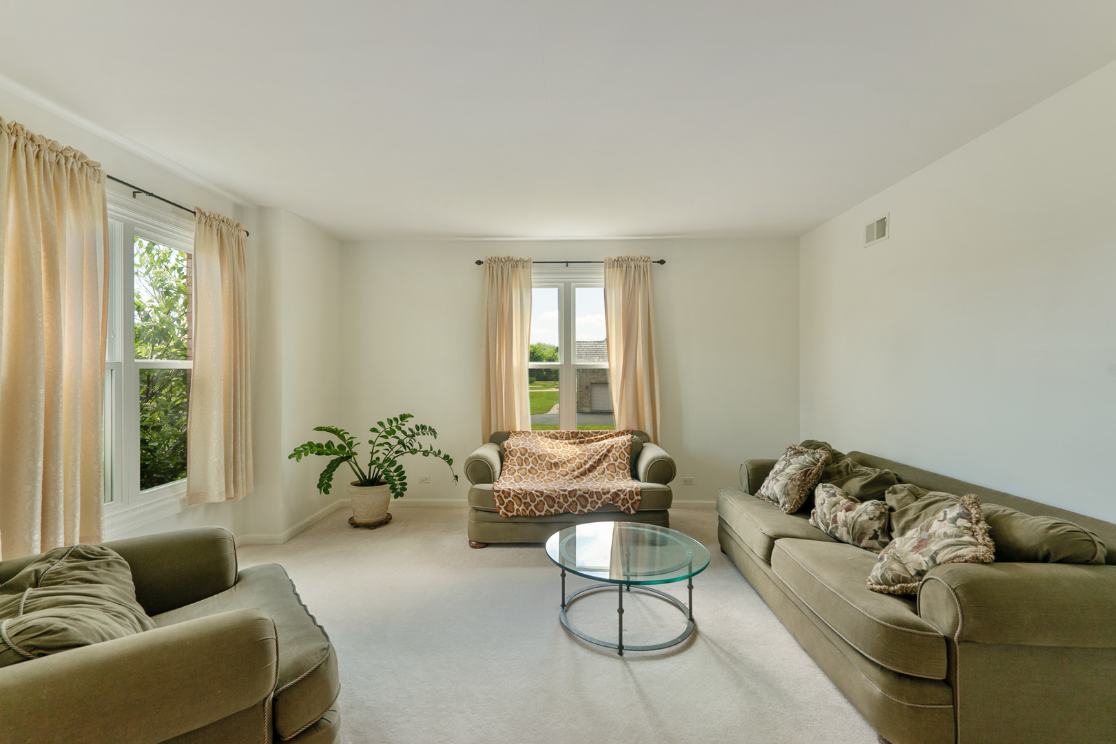 8305 Heather Ridge Spring Grove, IL 60081 - Photo 14 of 34 Gallery Image 14