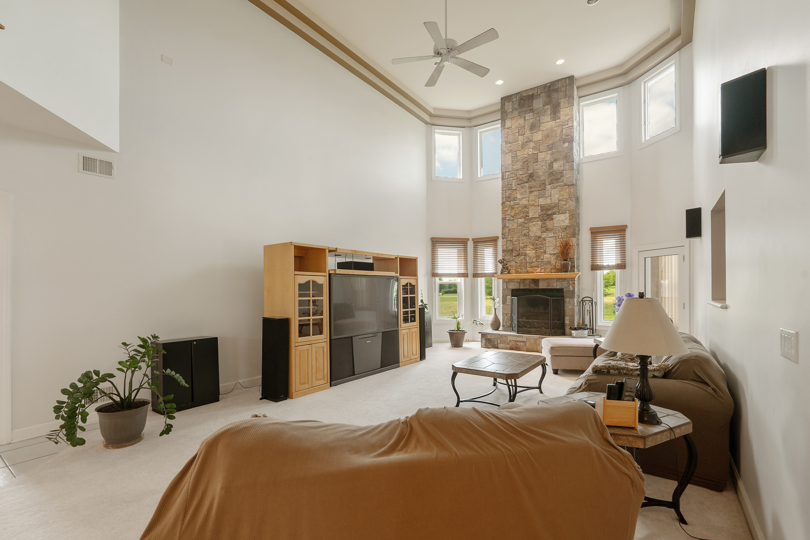8305 Heather Ridge Spring Grove, IL 60081 - Photo 16 of 34 Gallery Image 16