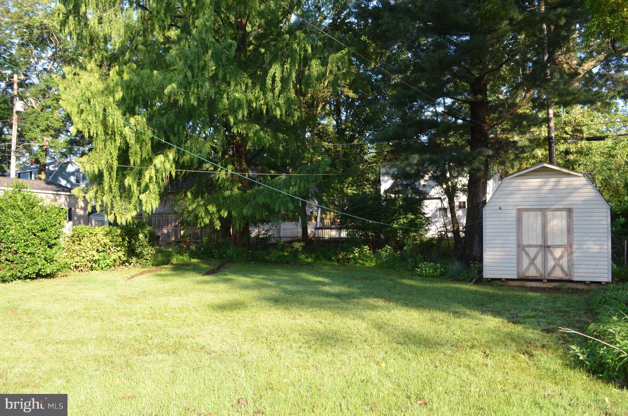 1322 Brook Road Baltimore, MD 21228 - Photo 18 of 23 Level gorgeous rear yard