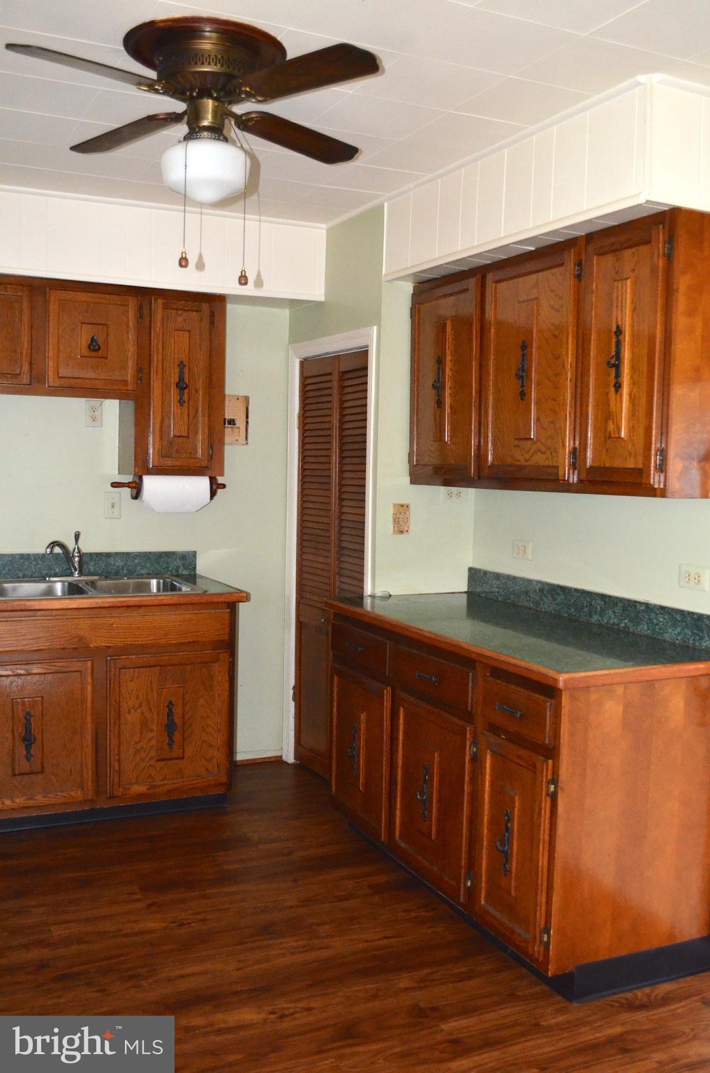 1322 Brook Road Baltimore, MD 21228 - Photo 6 of 23 Lots of cabinetry