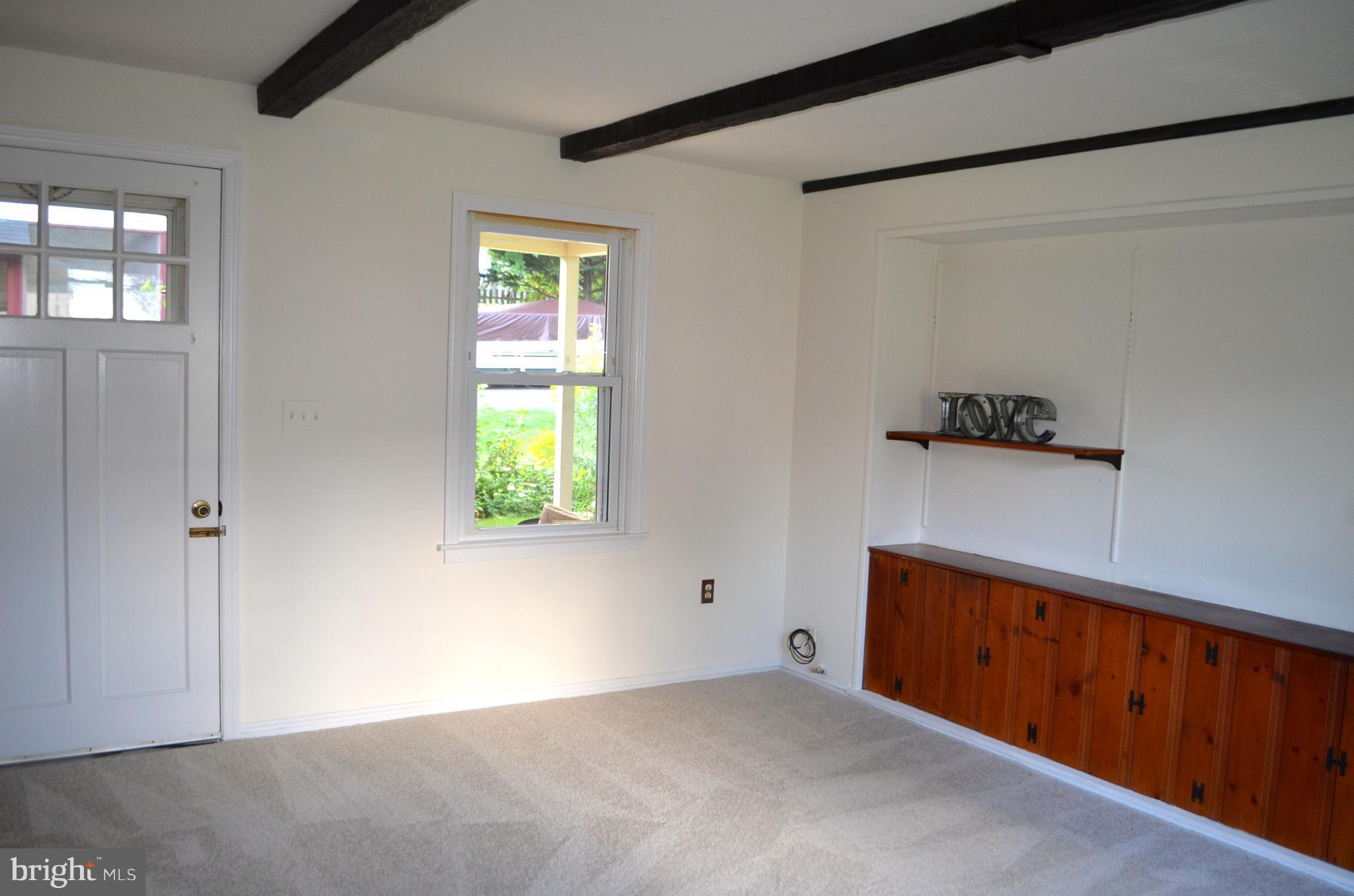 1322 Brook Road Baltimore, MD 21228 - Photo 9 of 23 Door from family room to patio