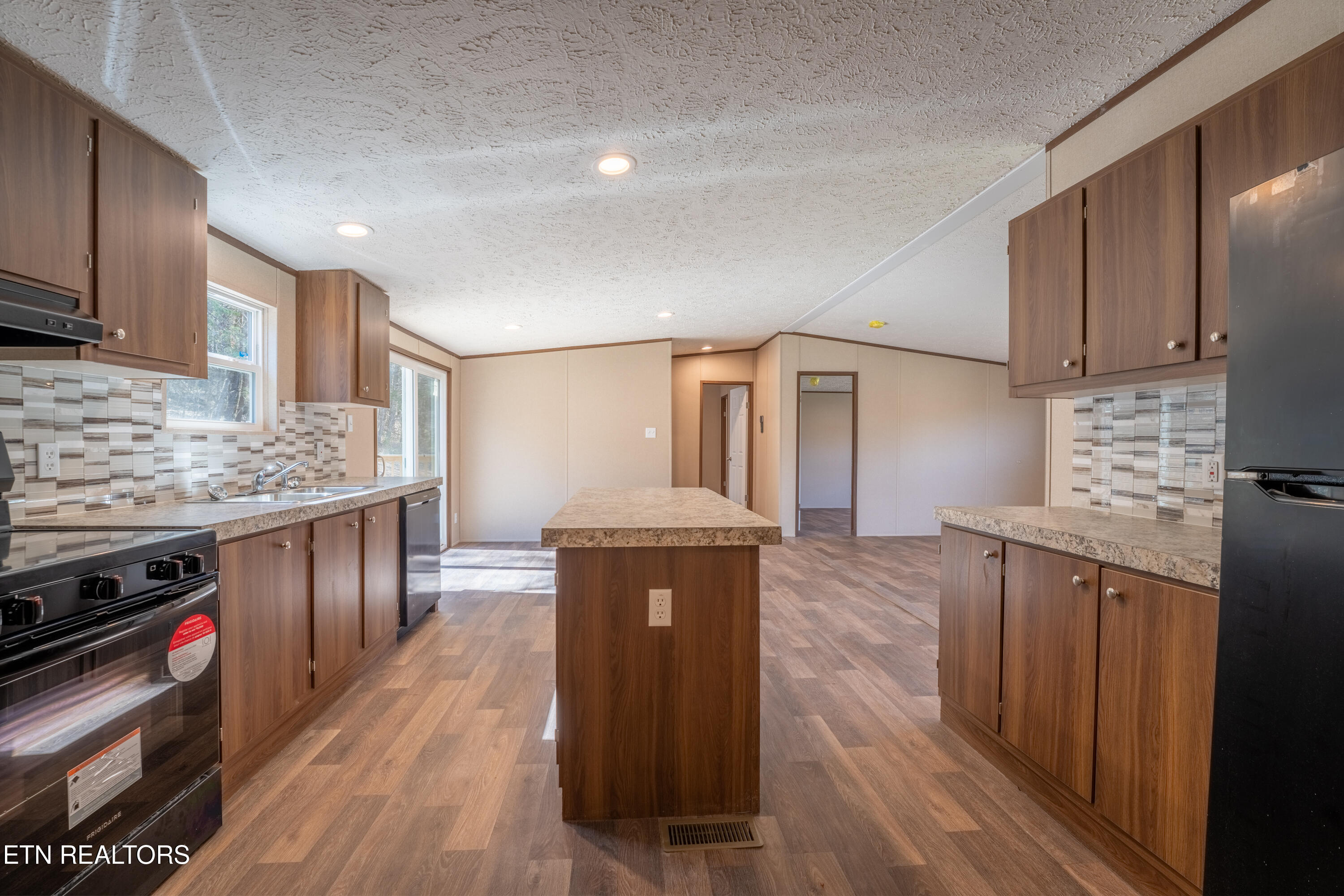 1593 Sweetwater Road Philadelphia, TN 37846 - Photo 11 of 34 11