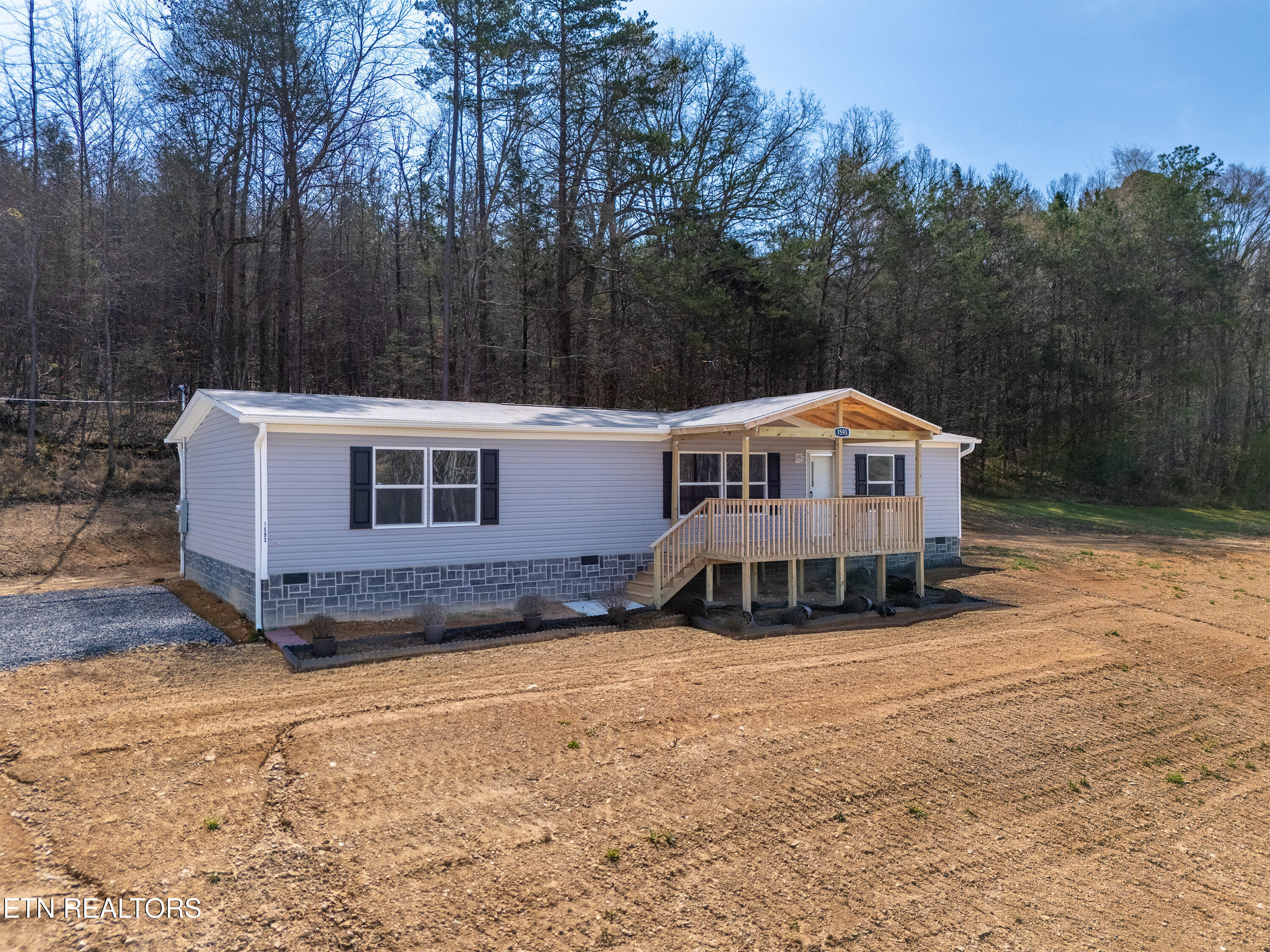 1593 Sweetwater Road Philadelphia, TN 37846 - Photo 3 of 34 3