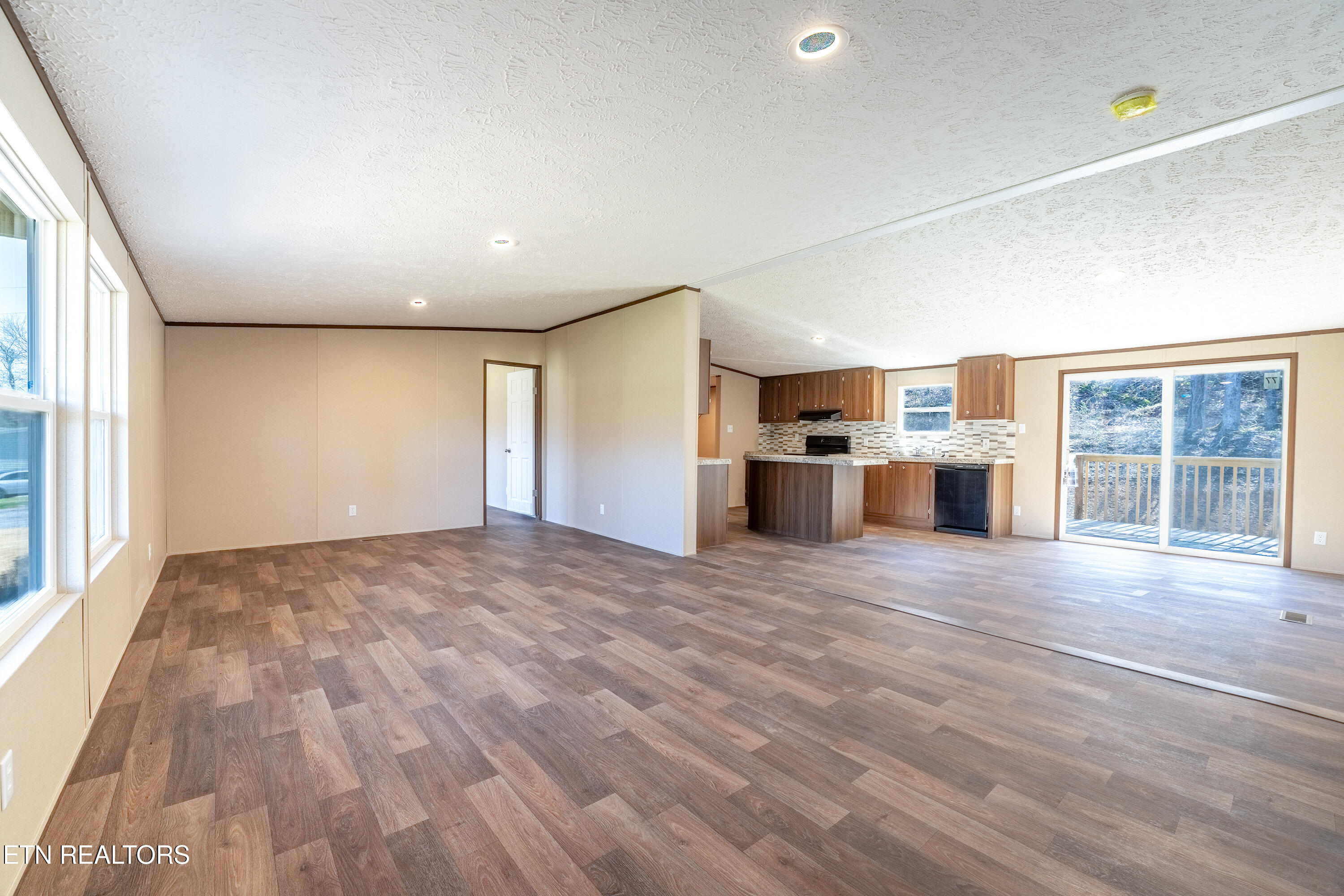 1593 Sweetwater Road Philadelphia, TN 37846 - Photo 5 of 34 5