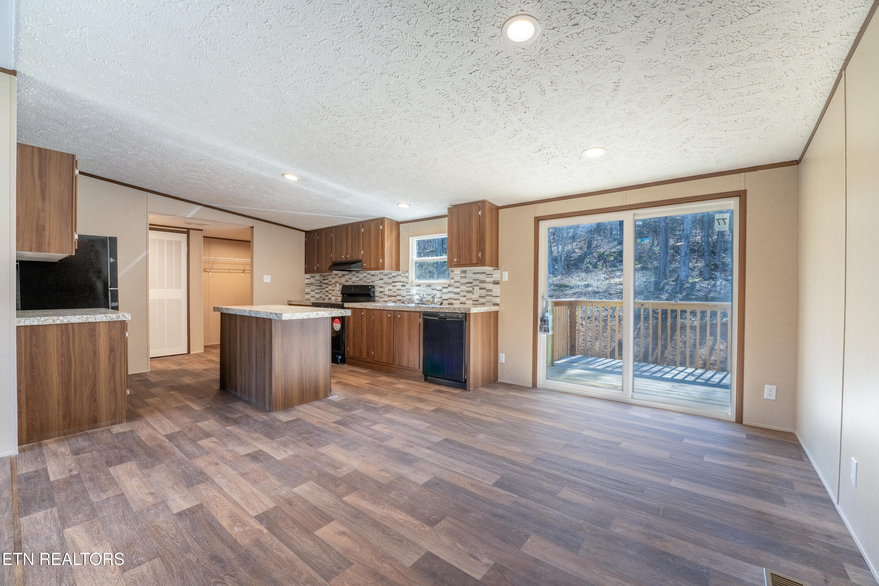 1593 Sweetwater Road Philadelphia, TN 37846 - Photo 7 of 34 7