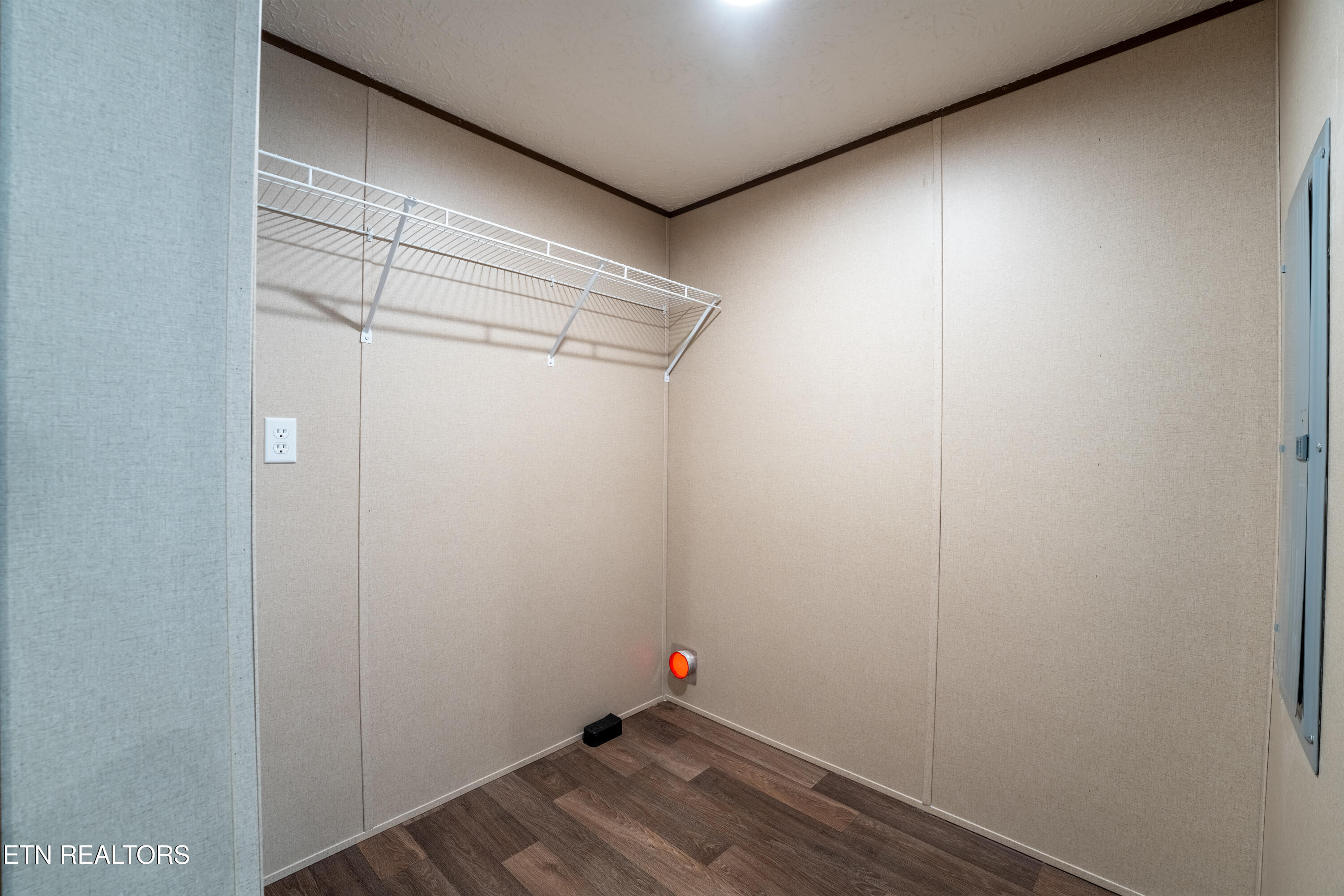 1593 Sweetwater Road Philadelphia, TN 37846 - Photo 9 of 34 9