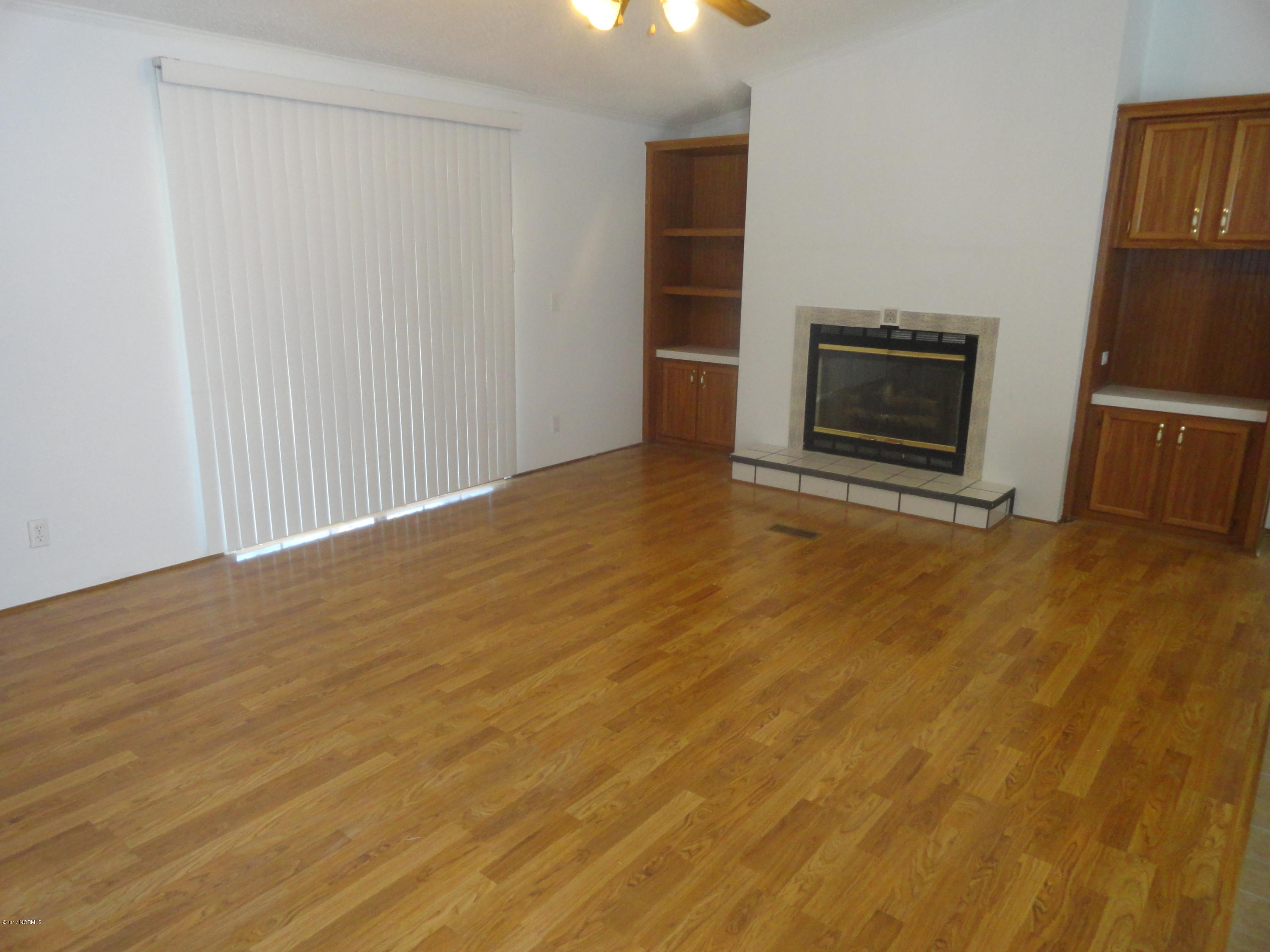 133 Thomas Loop Road Jacksonville, NC 28540 - Photo 5 of 20 DSC04377