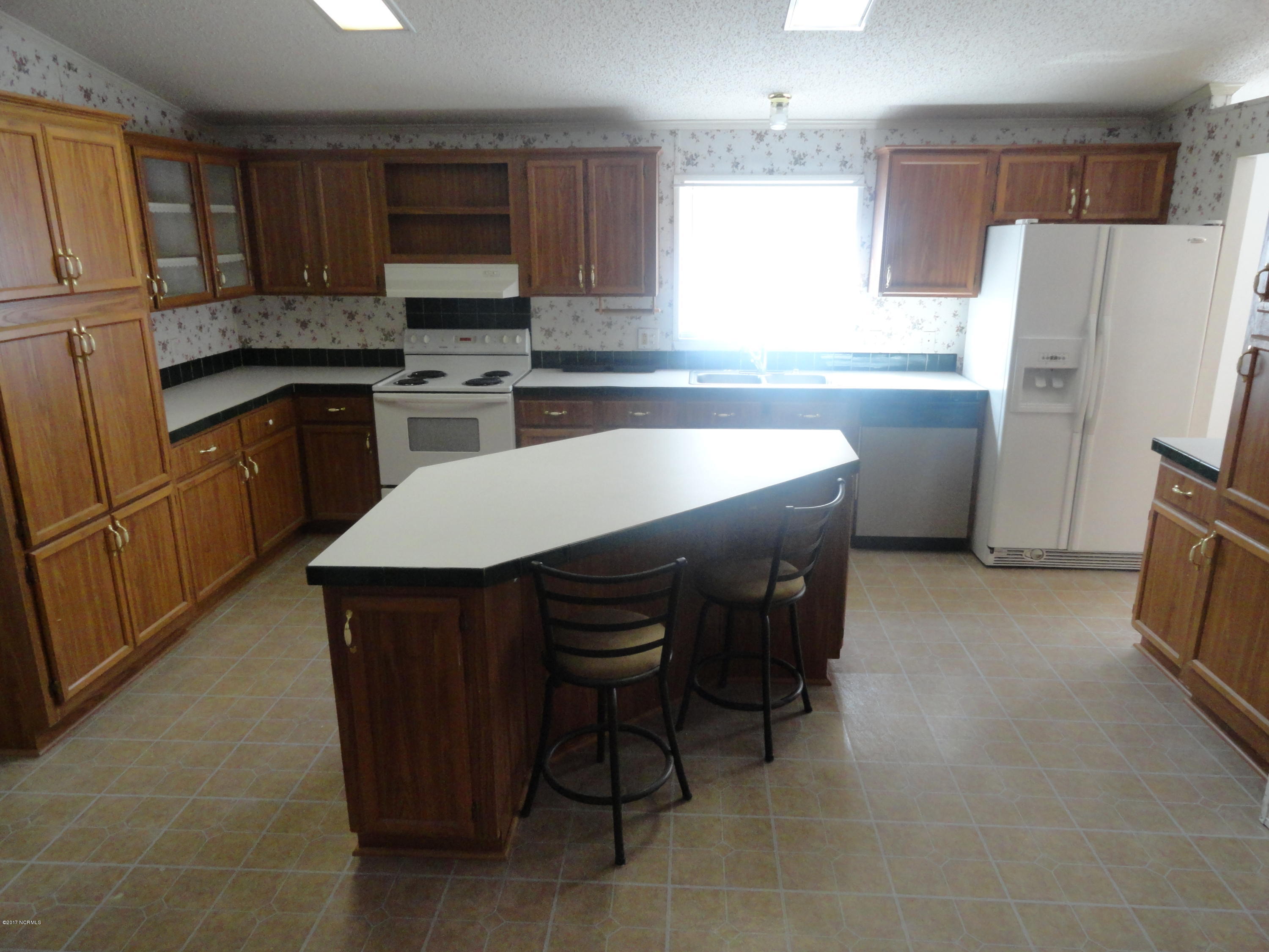 133 Thomas Loop Road Jacksonville, NC 28540 - Photo 7 of 20 DSC04381