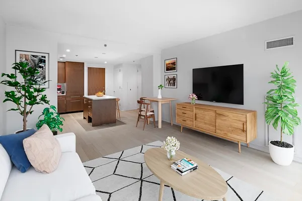 $4,800 | 580 Washington Street, Unit 404, Boston, MA 02111