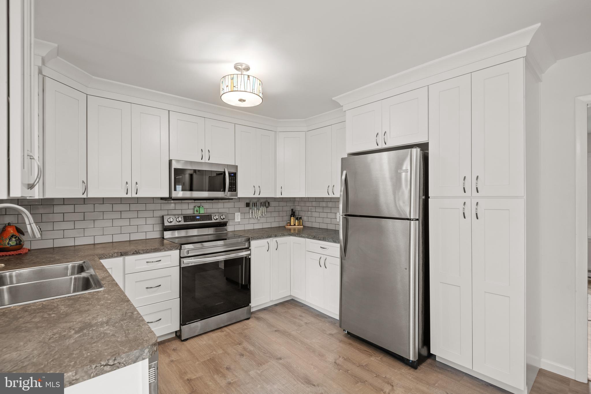 114 Leaman Street Lititz, PA 17543 - Photo 12 of 41