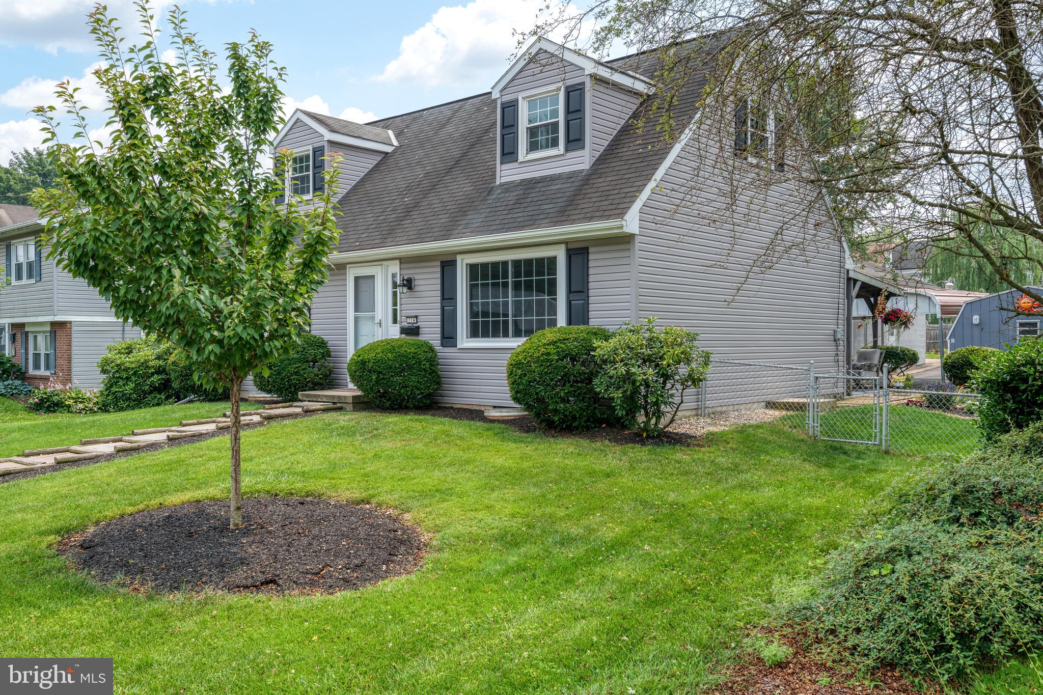 114 Leaman Street Lititz, PA 17543 - Photo 2 of 41