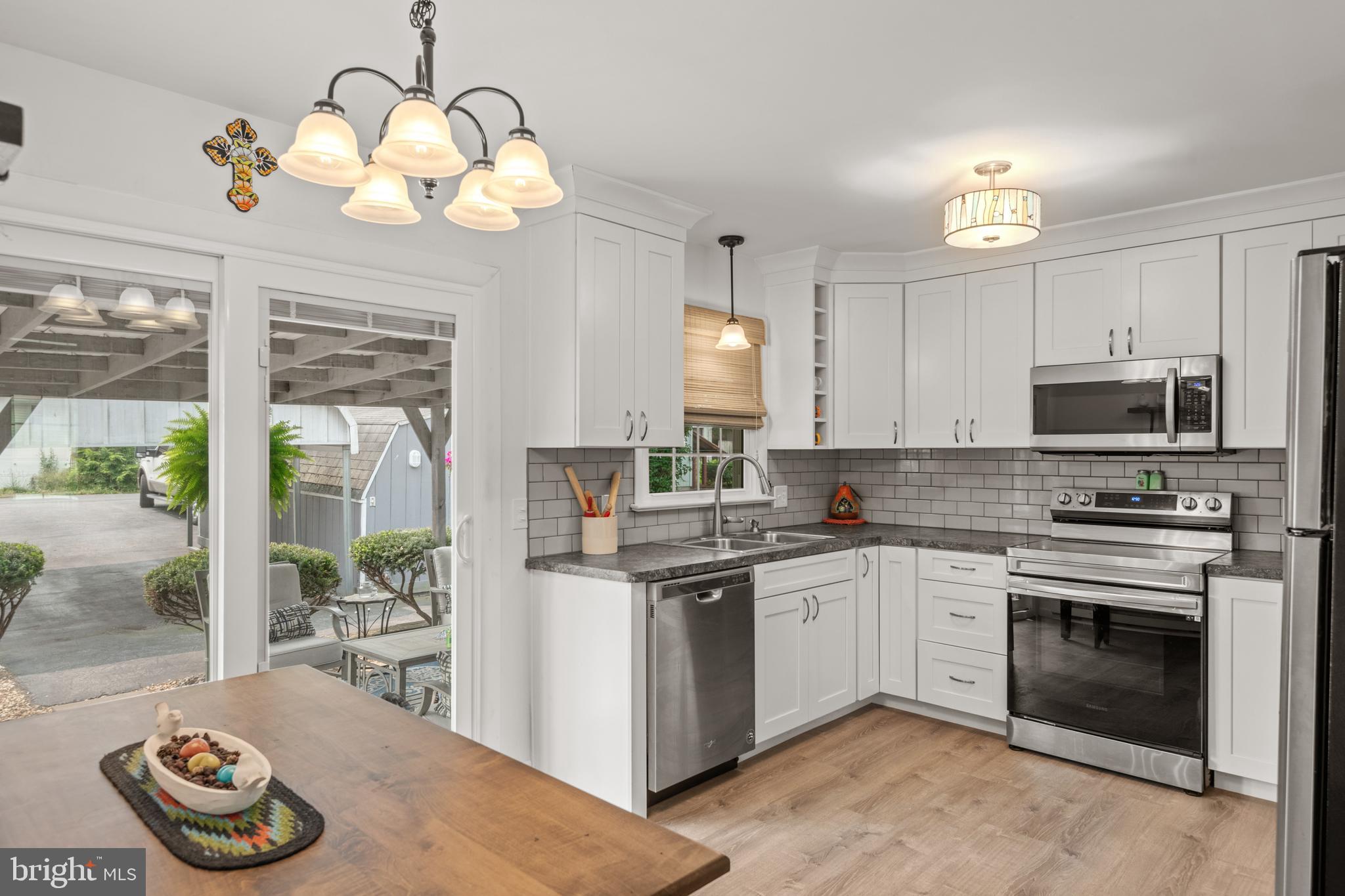 114 Leaman Street Lititz, PA 17543 - Photo 10 of 41