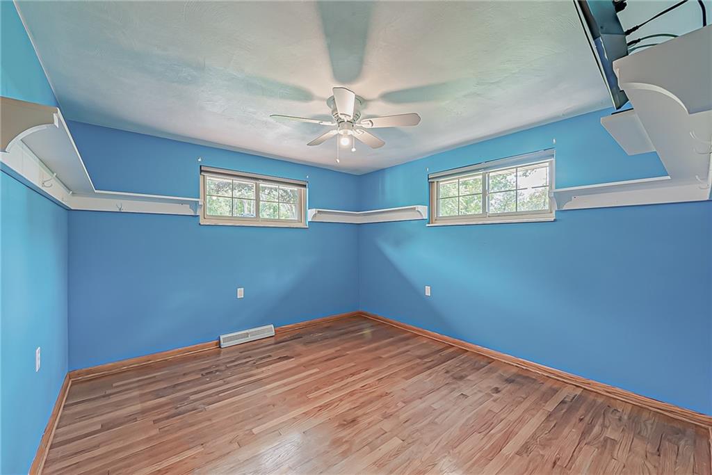 220 Thorne Road Washington, PA 15301 - Photo 11 of 25 Gallery Image 11