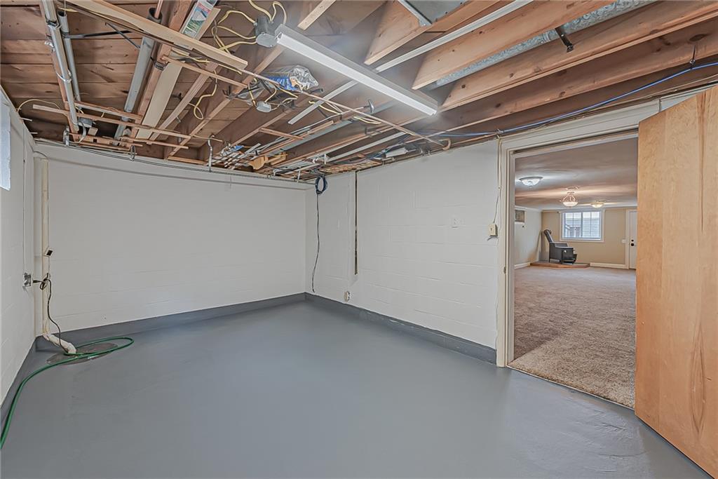 220 Thorne Road Washington, PA 15301 - Photo 18 of 25 Gallery Image 18