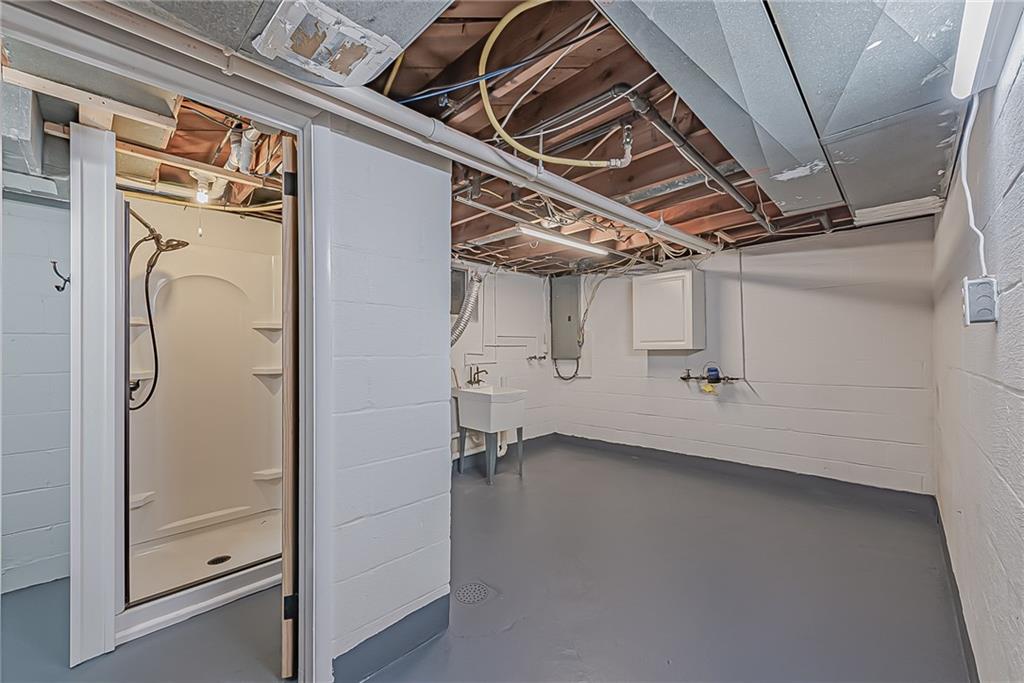 220 Thorne Road Washington, PA 15301 - Photo 19 of 25 Gallery Image 19