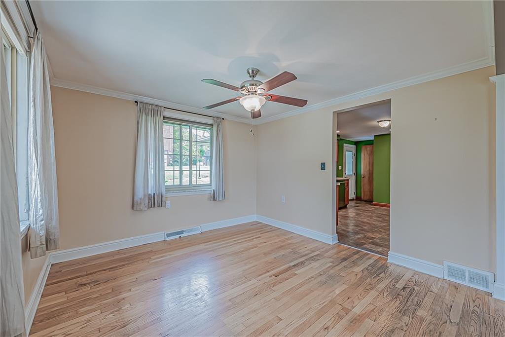 220 Thorne Road Washington, PA 15301 - Photo 6 of 25 Gallery Image 6