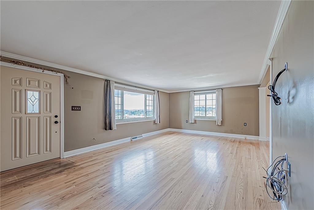 220 Thorne Road Washington, PA 15301 - Photo 9 of 25 Gallery Image 9