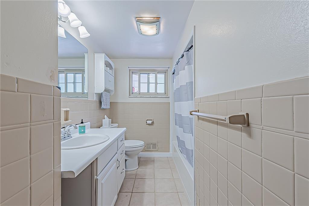 220 Thorne Road Washington, PA 15301 - Photo 10 of 25 Gallery Image 10