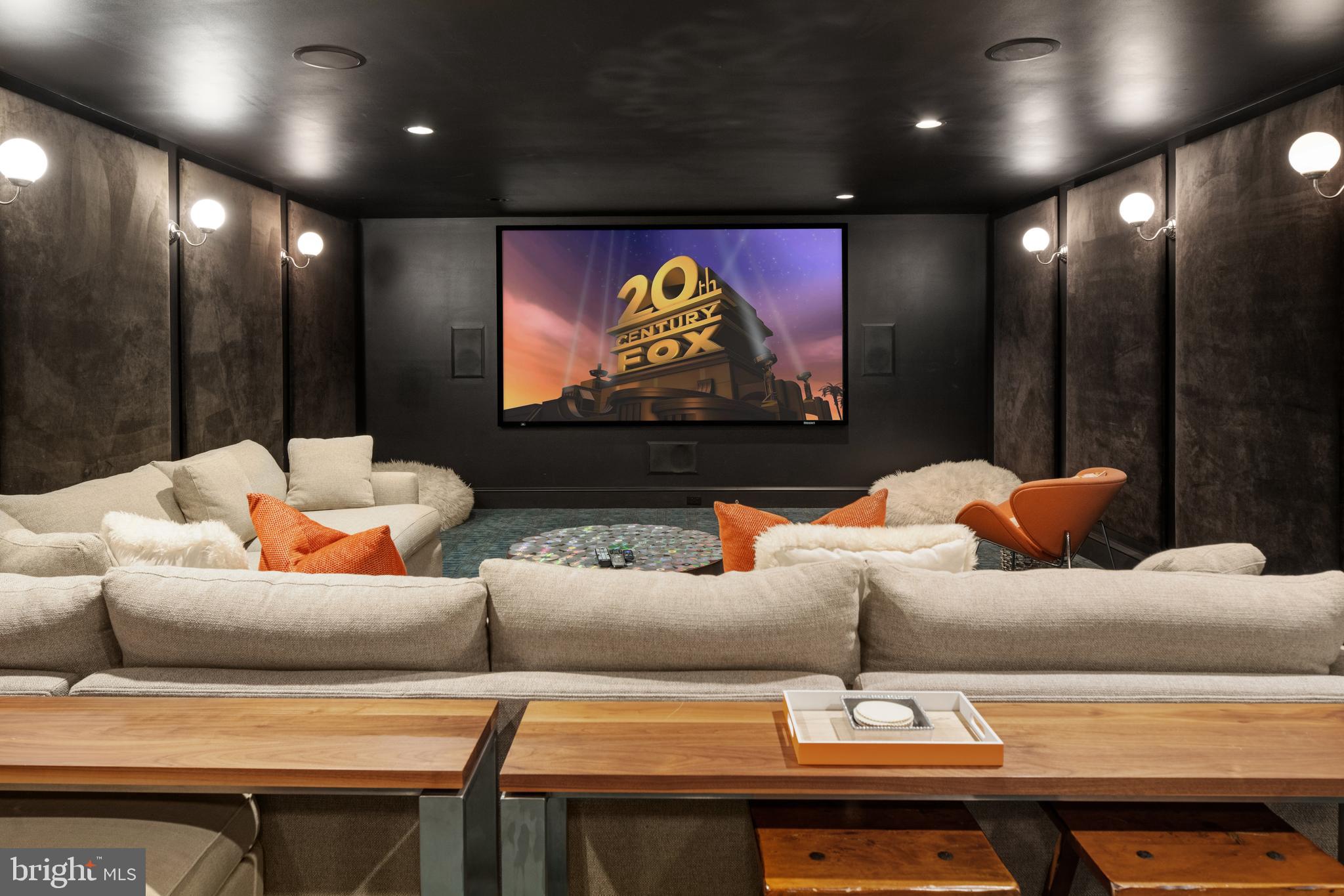 648 Creighton Road Villanova, PA 19085 - Photo 20 of 26 a living room with furniture