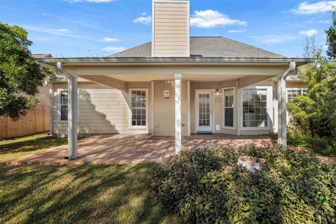 365 Rose Mayer Loop La Grange, TX 78945 - Photo 15 of 33 front view of house with a yard