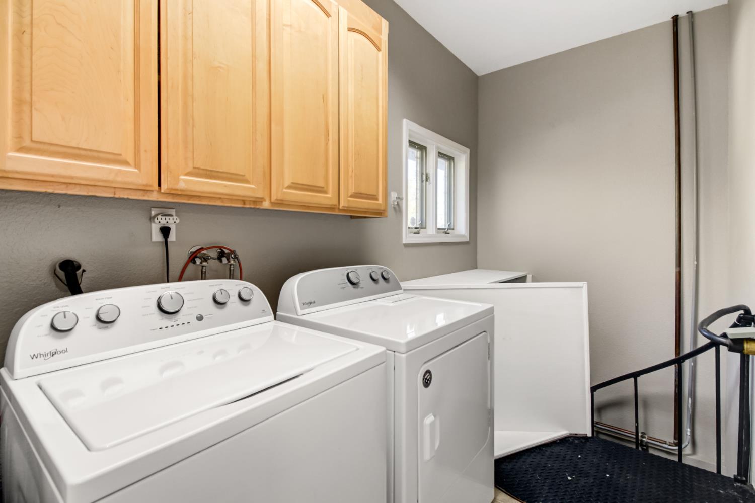 30640 County Road 86 Winters, CA 95694 - Photo 28 of 87 a utility room with dryer and washer
