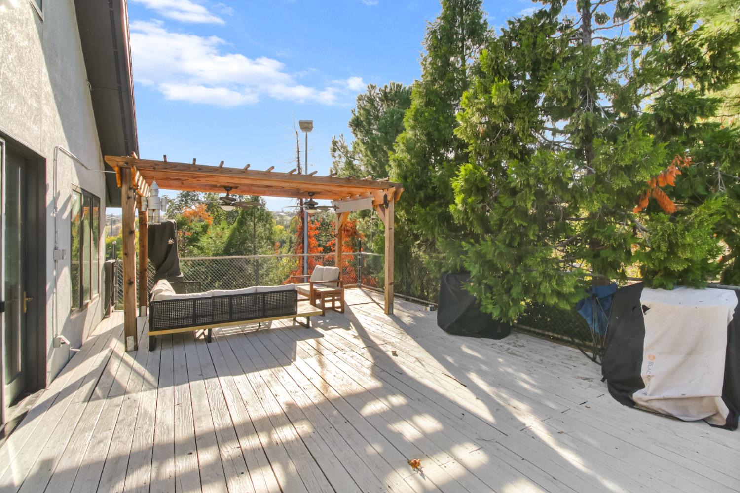 30640 County Road 86 Winters, CA 95694 - Photo 41 of 87 a view of a floor with a roof deck