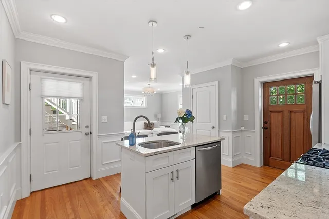 $684,900 | 41 Washington Street, Unit B, Newburyport, MA 01950