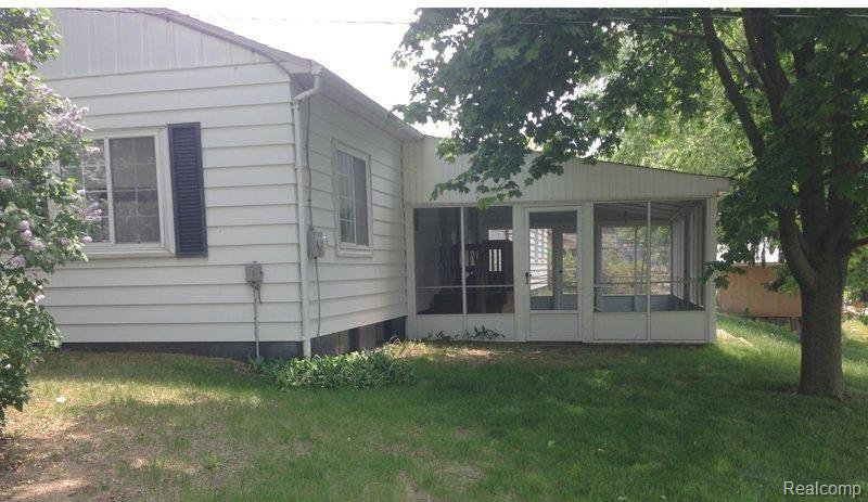 120 Chilson Road Howell, MI 48843 - Photo 8 of 8 1sideview.jpg