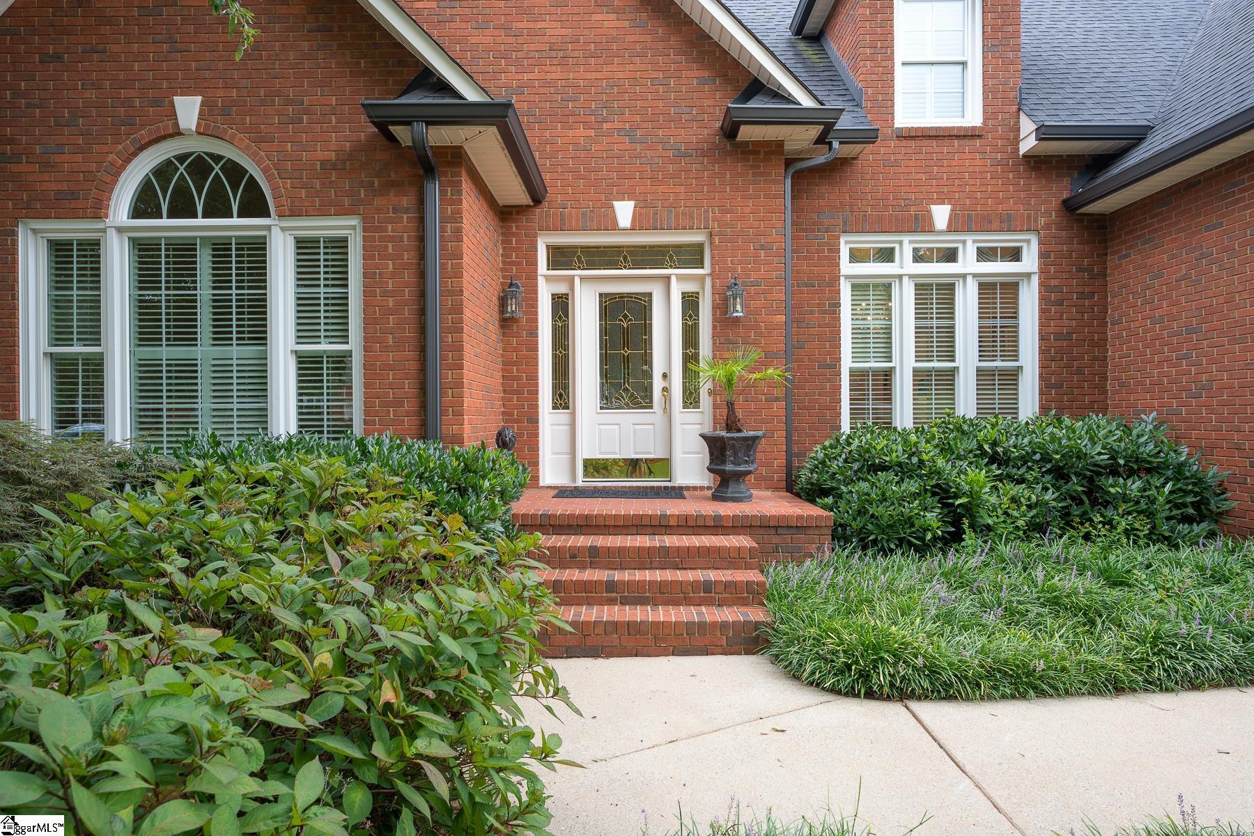 9 Lauriston Place Greer, SC 29650 - Photo 3 of 36 Gallery Image 3