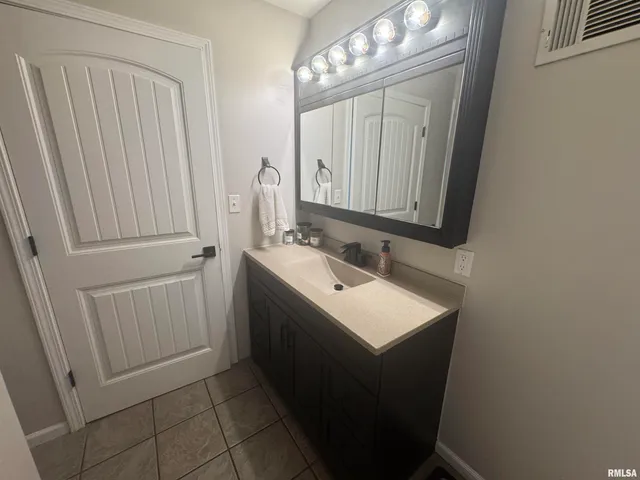 $275,000 | 115 North Harrison Street, Centralia, IL 62801