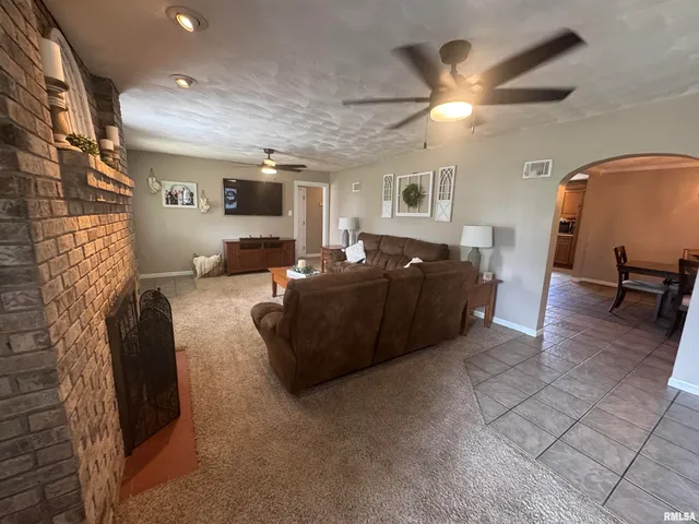 $275,000 | 115 North Harrison Street, Centralia, IL 62801