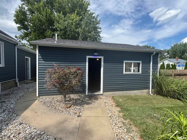 $275,000 | 115 North Harrison Street, Centralia, IL 62801