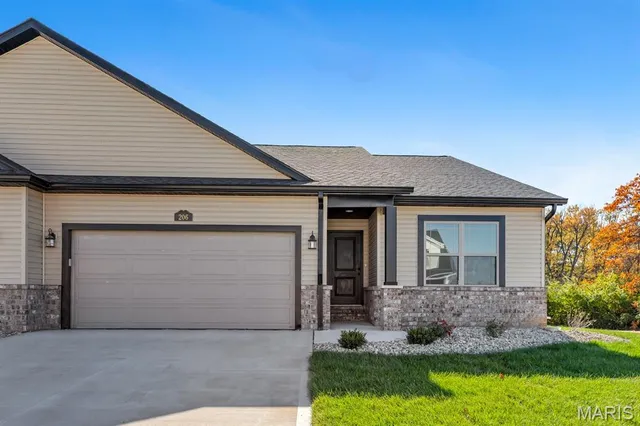 $387,500 | 206 Wrigley Field Drive, Bethalto, IL 62010