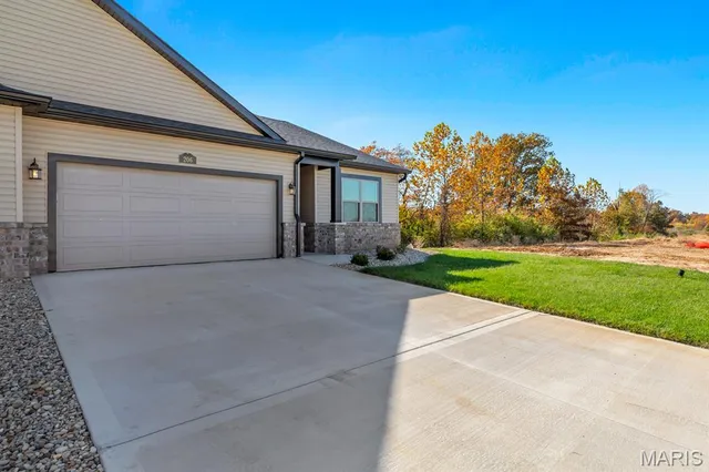 $387,500 | 206 Wrigley Field Drive, Bethalto, IL 62010