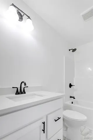 $387,500 | 206 Wrigley Field Drive, Bethalto, IL 62010