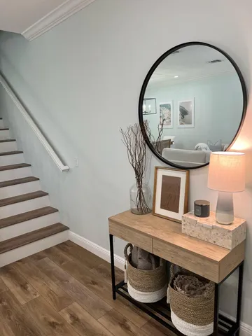 a view of livingroom with furniture