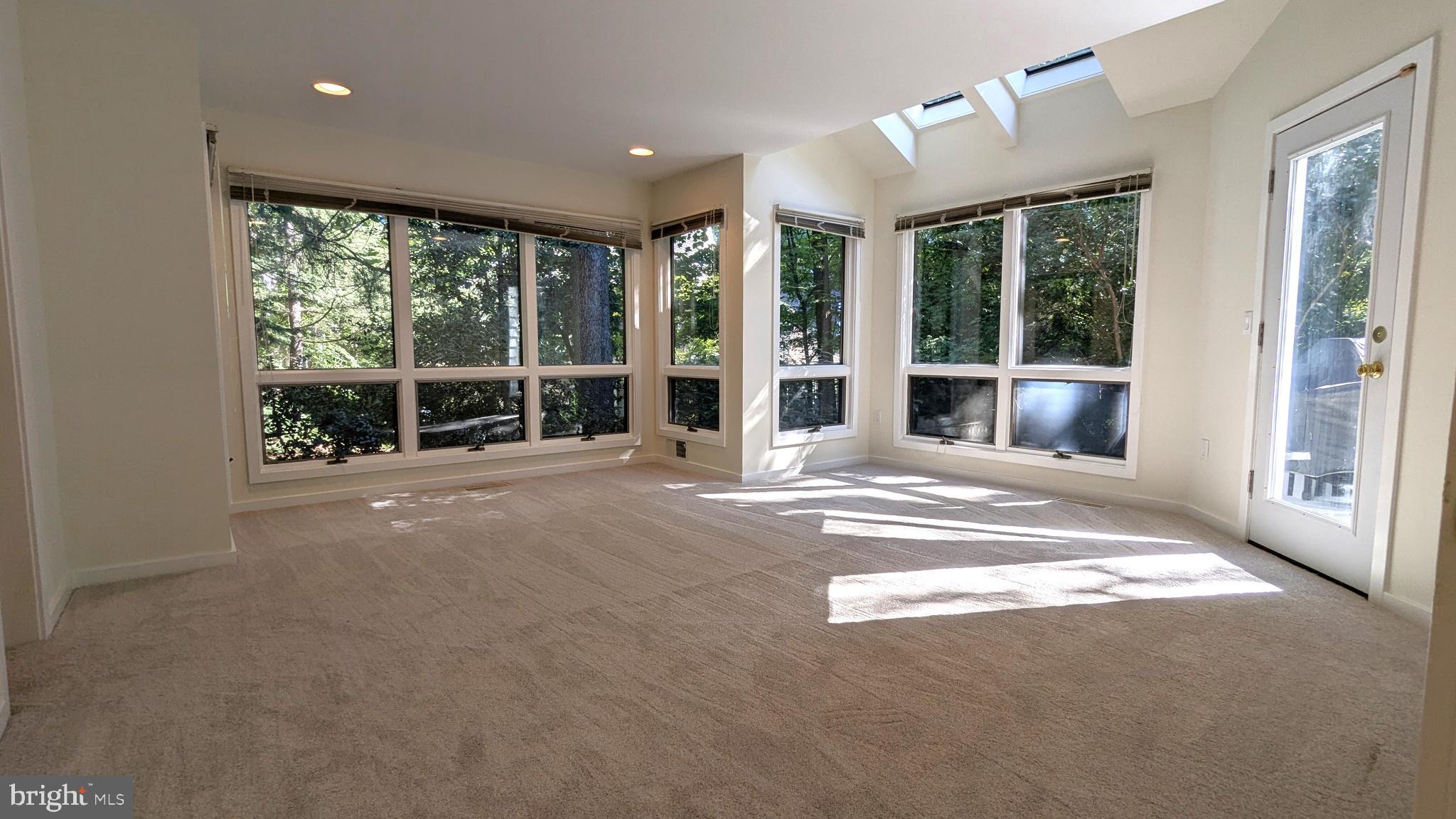 11577 Lake Newport Road Reston, VA 20194 - Photo 23 of 88 Sunroom / Game Room