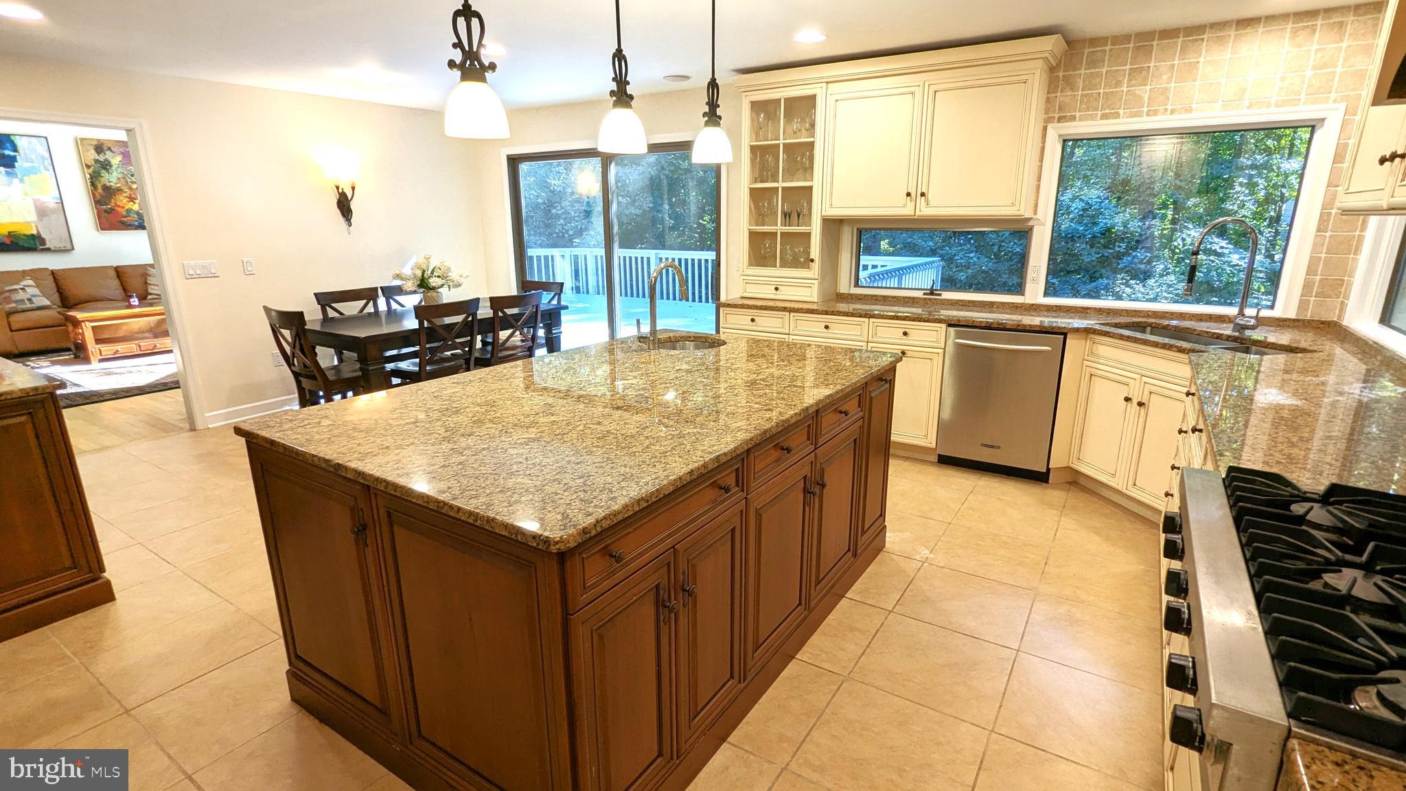 11577 Lake Newport Road Reston, VA 20194 - Photo 36 of 88