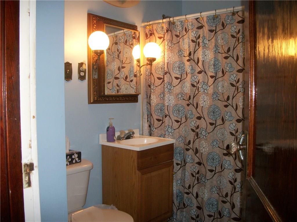 209 Palmer Road Plum, PA 15239 - Photo 6 of 10