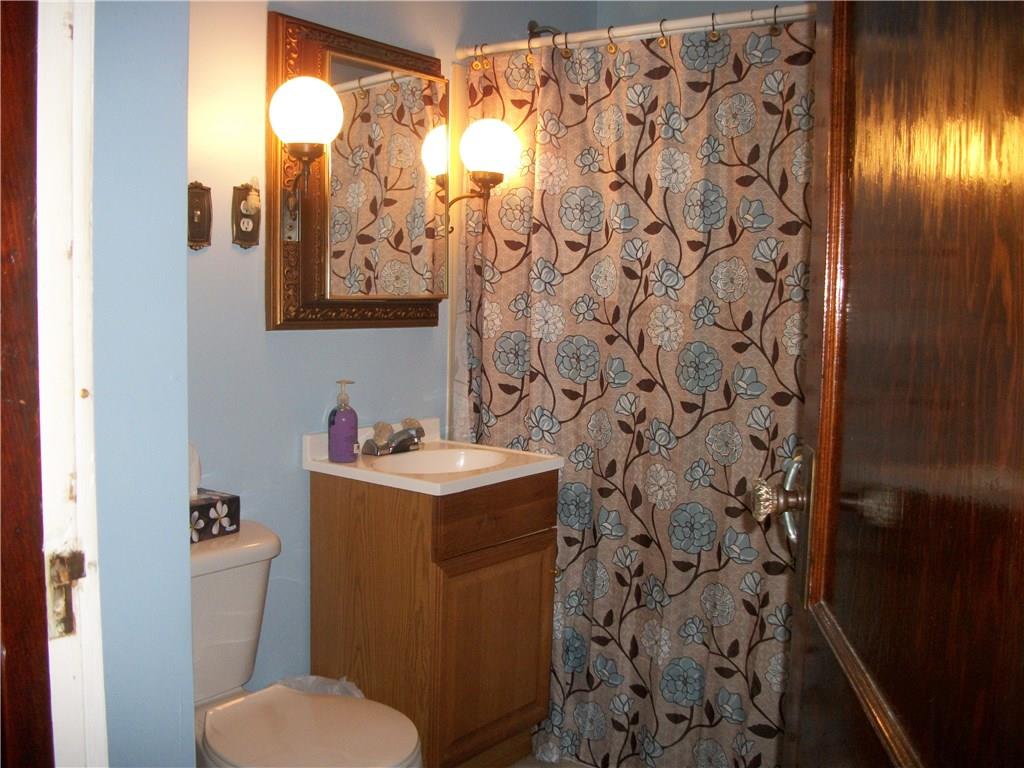 209 Palmer Road Plum, PA 15239 - Photo 7 of 10