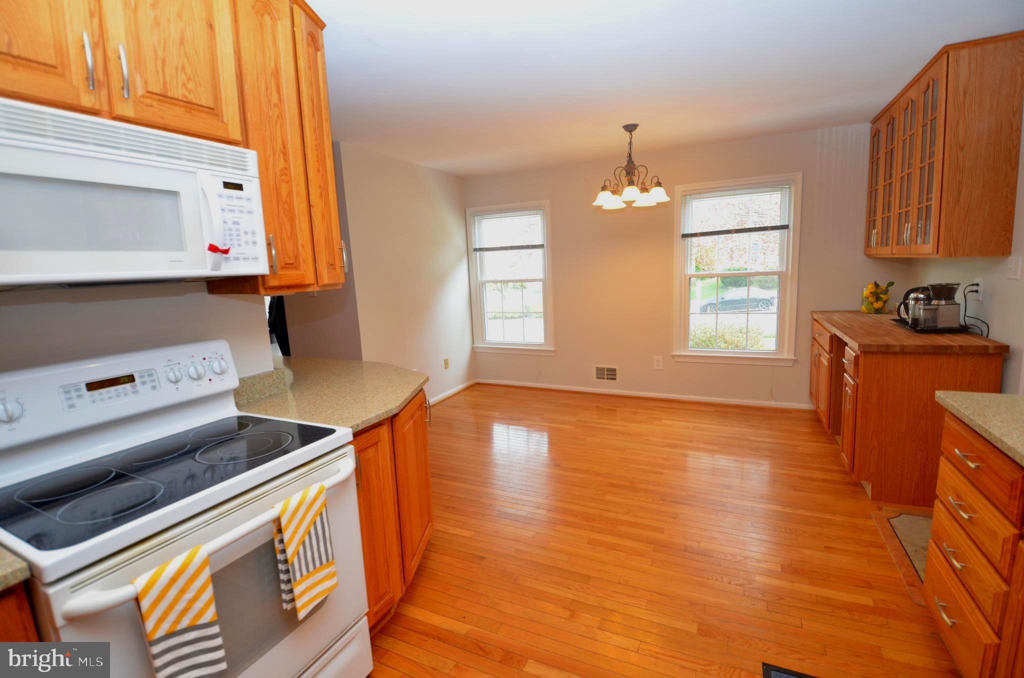 6302 Glenbard Road Burke, VA 22015 - Photo 4 of 26 Gallery Image 4