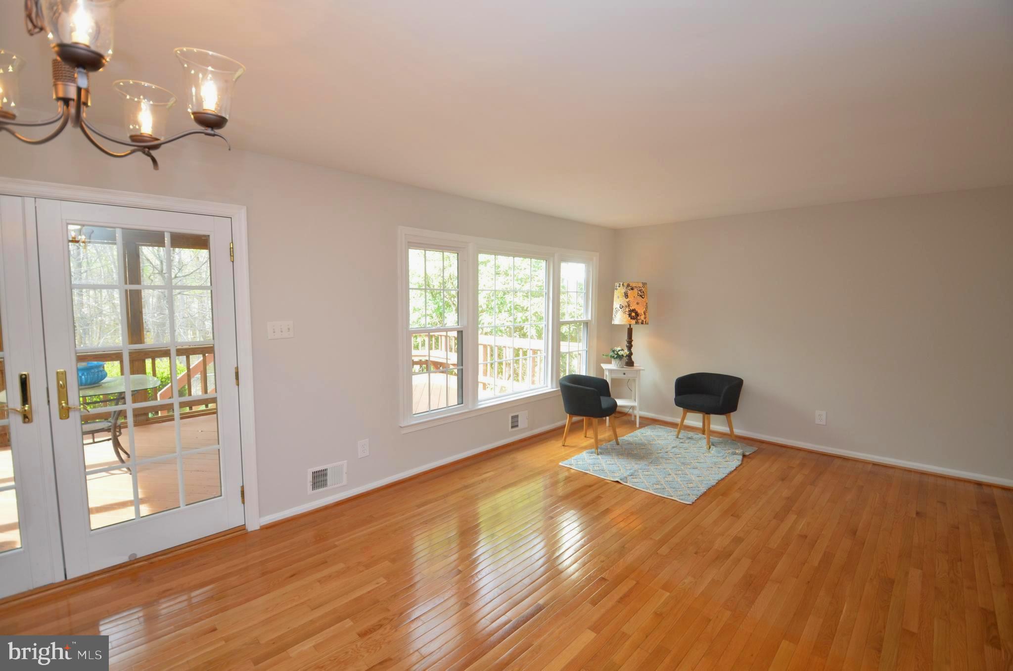 6302 Glenbard Road Burke, VA 22015 - Photo 6 of 26 Gallery Image 6