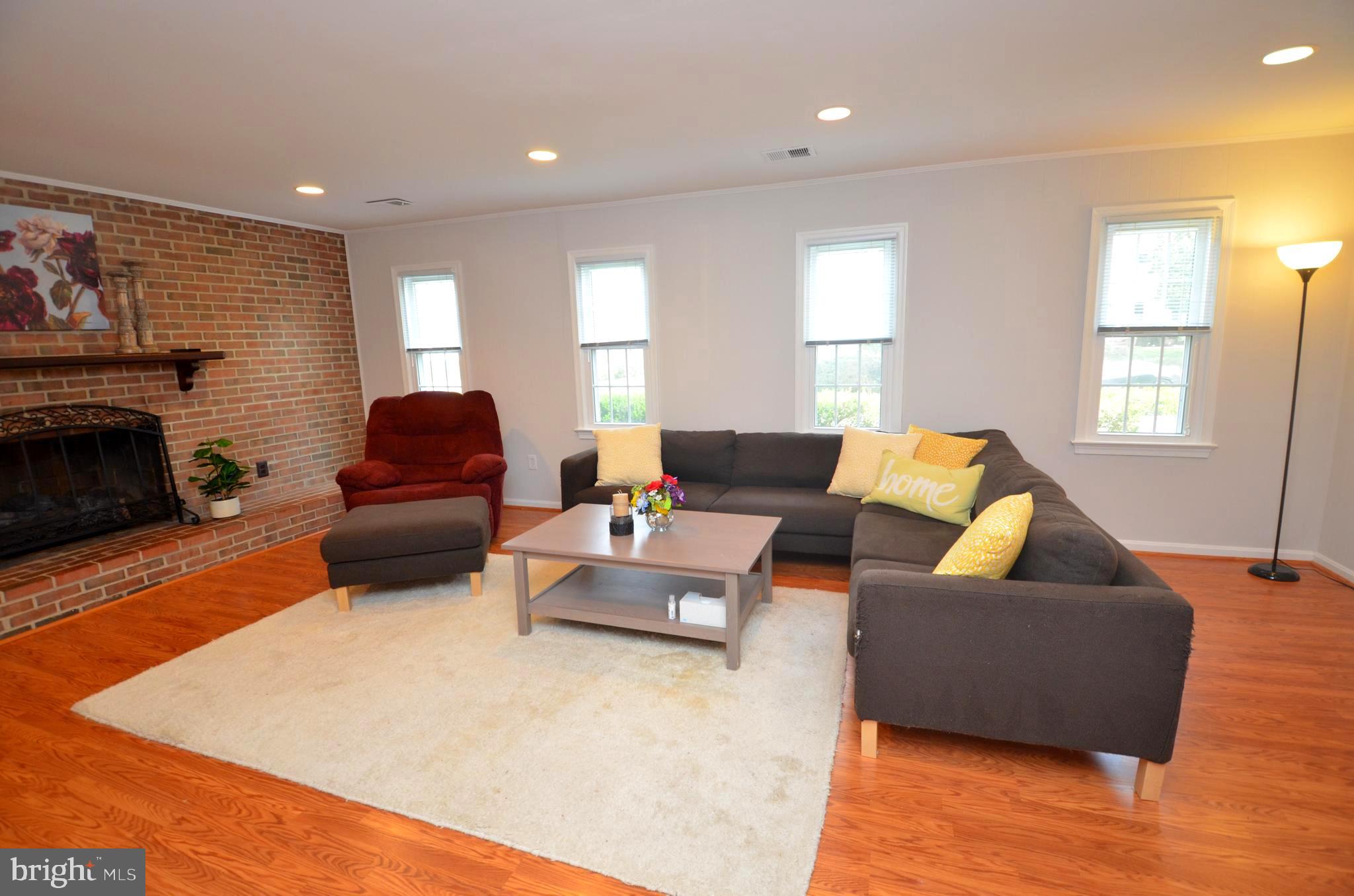 6302 Glenbard Road Burke, VA 22015 - Photo 8 of 26 Gallery Image 8