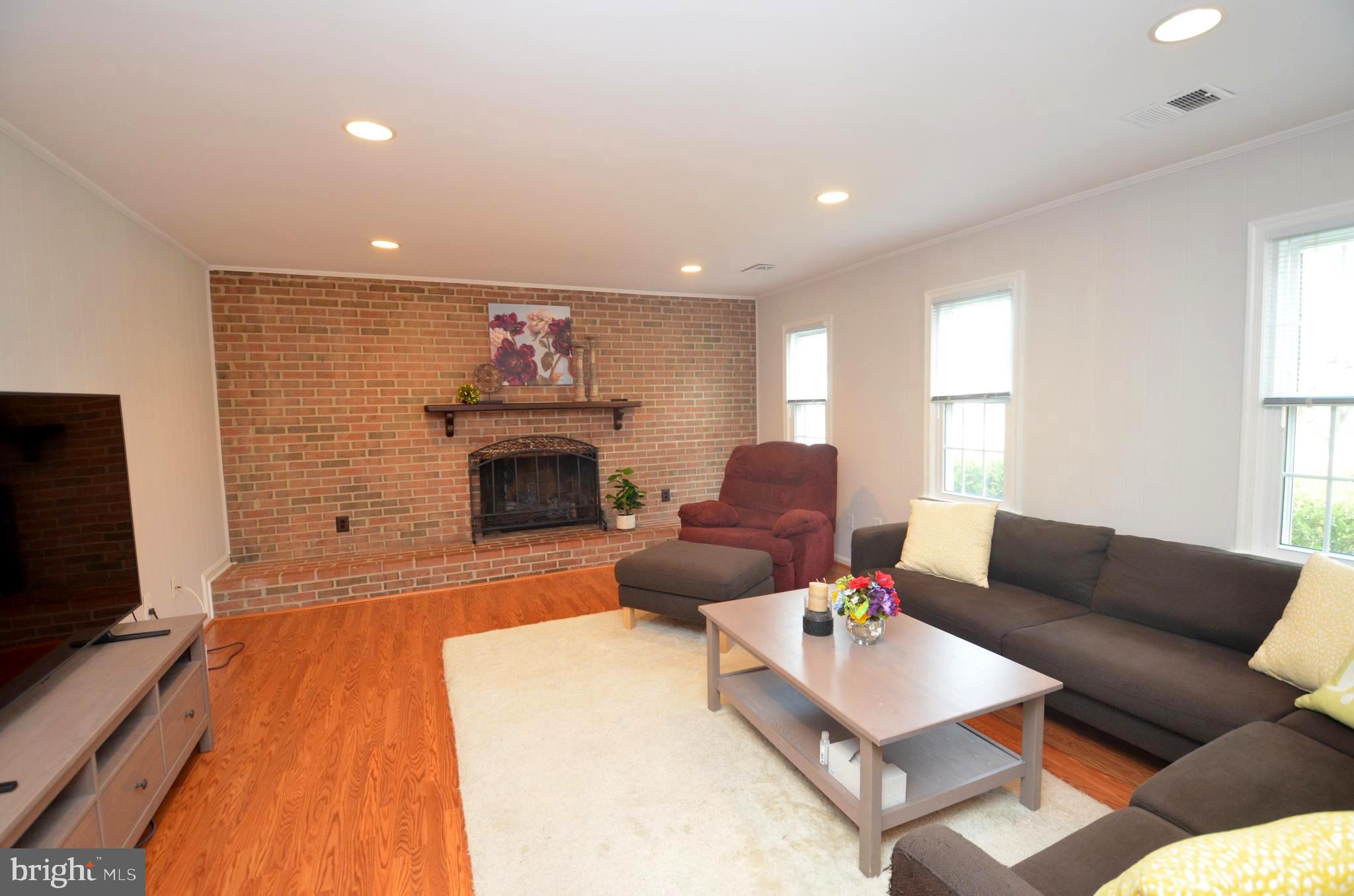 6302 Glenbard Road Burke, VA 22015 - Photo 9 of 26 Gallery Image 9