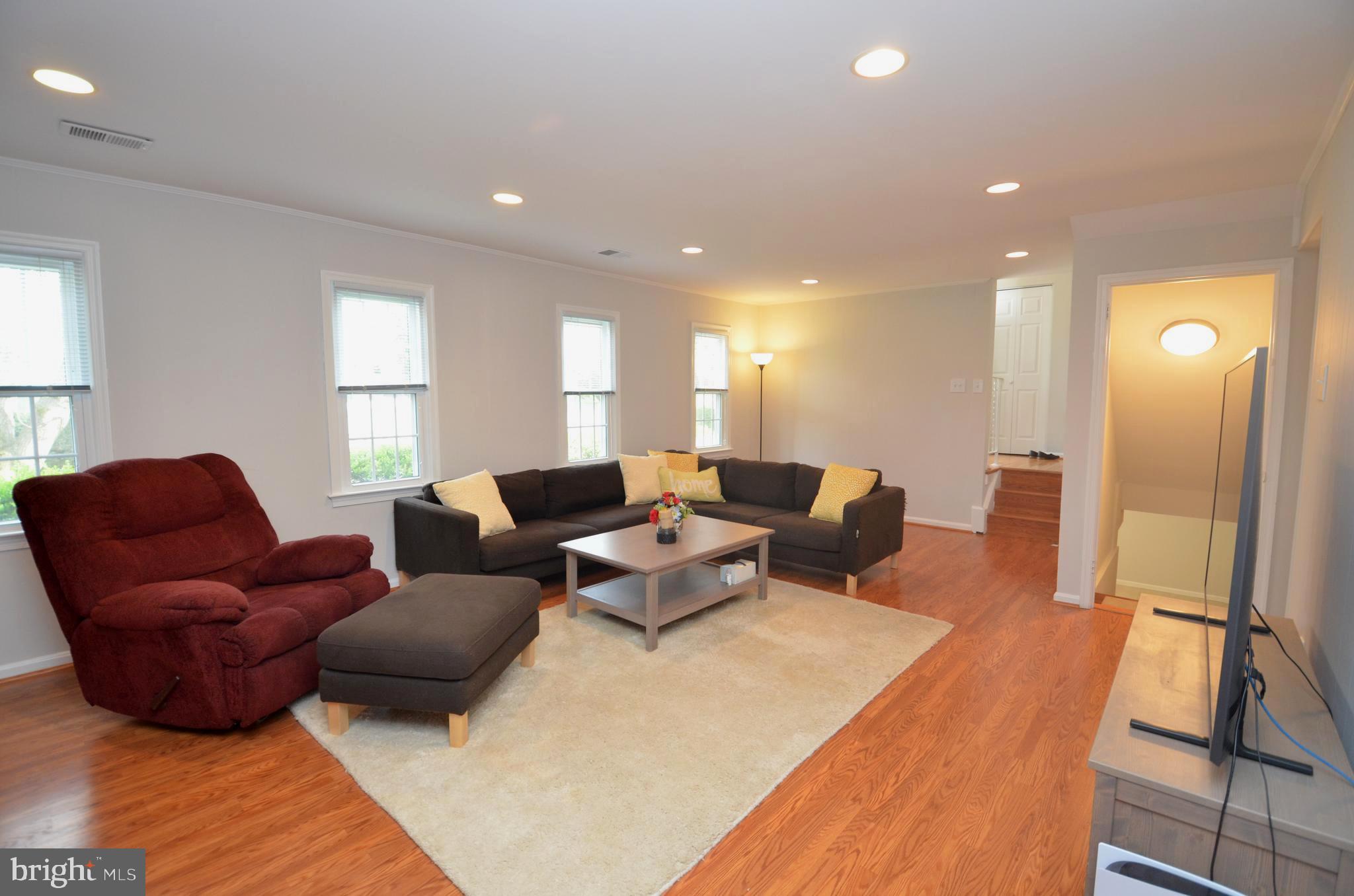 6302 Glenbard Road Burke, VA 22015 - Photo 10 of 26 Gallery Image 10
