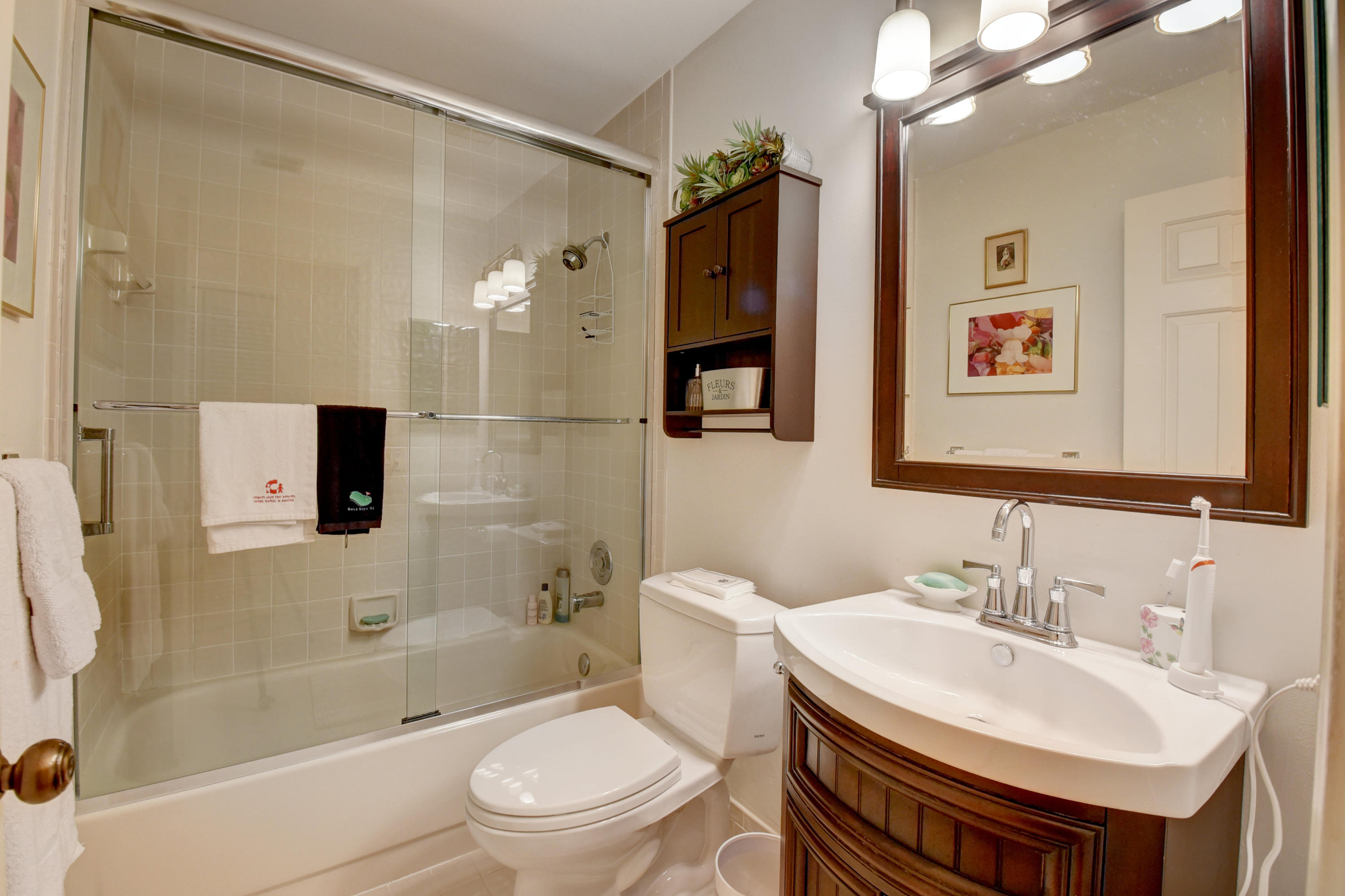 17380 Boca Club Boulevard, Unit 307 Boca Raton, FL 33487 - Photo 18 of 28 SECOND BATH