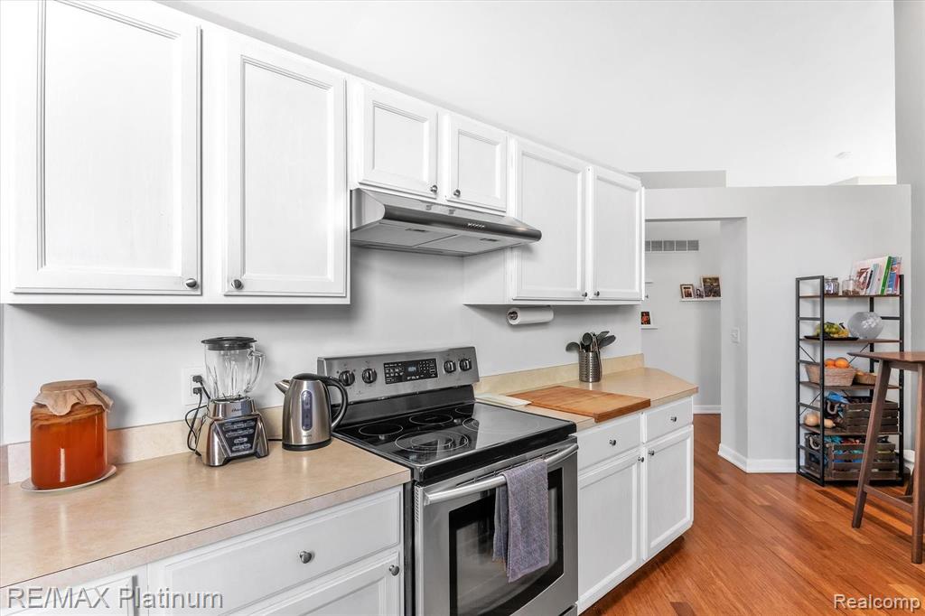 4961 Carrington Drive Rochester, MI 48306 - Photo 11 of 37